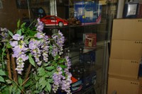 Etagère d’accessoires au Garage Wiss à Waldighoffen