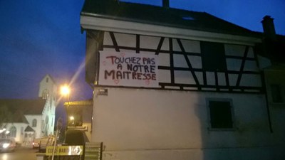 Touche pas à notre maitresse