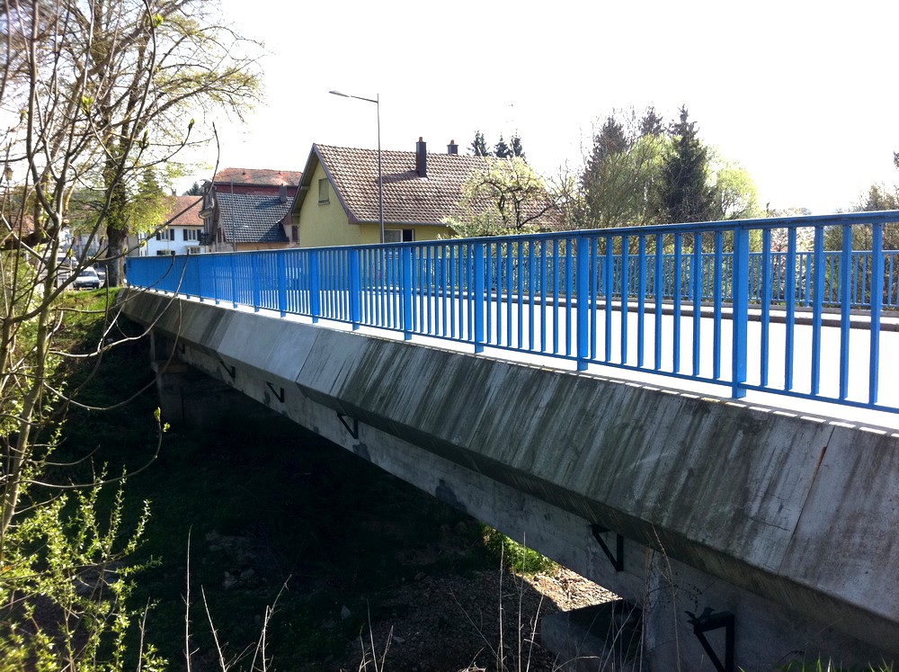 Pont Jean de Loisy réparé à Waldighoffen vu des berges
