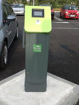 Borne recharge électrique Super U 04