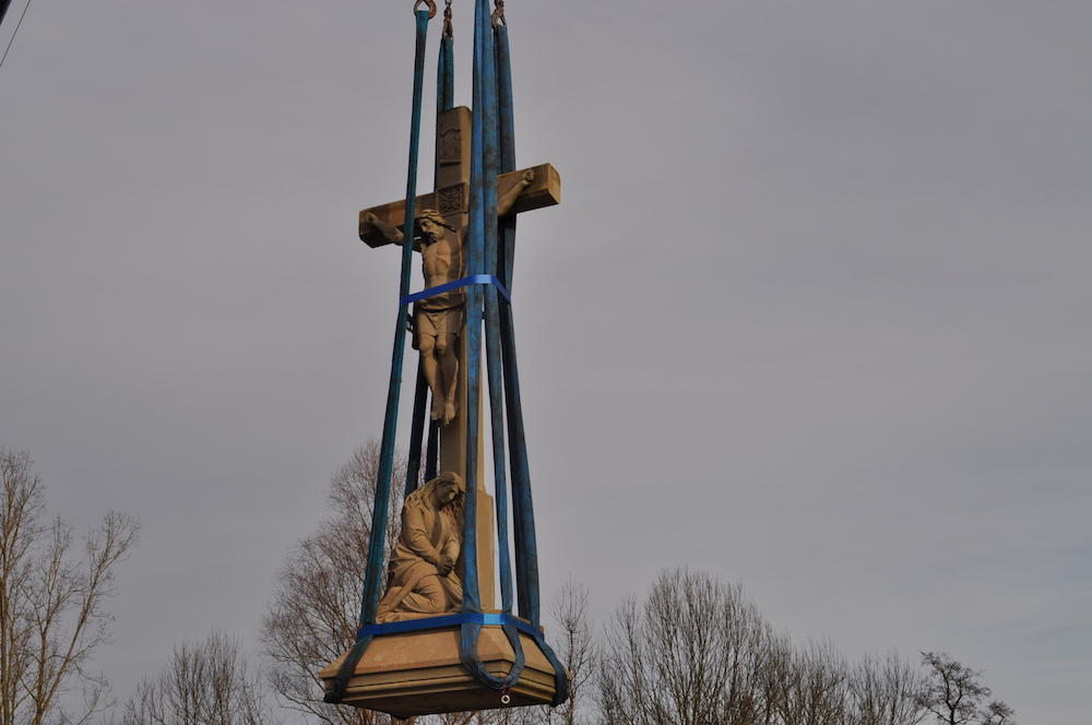 Déplacement de la croix des Missions