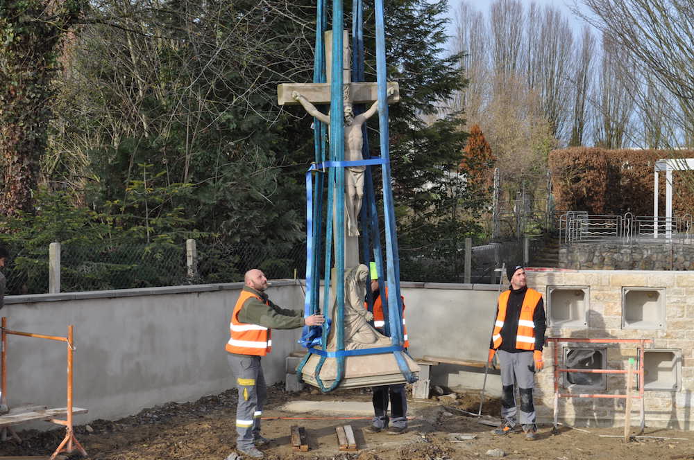 Déplacement de la croix des Missions