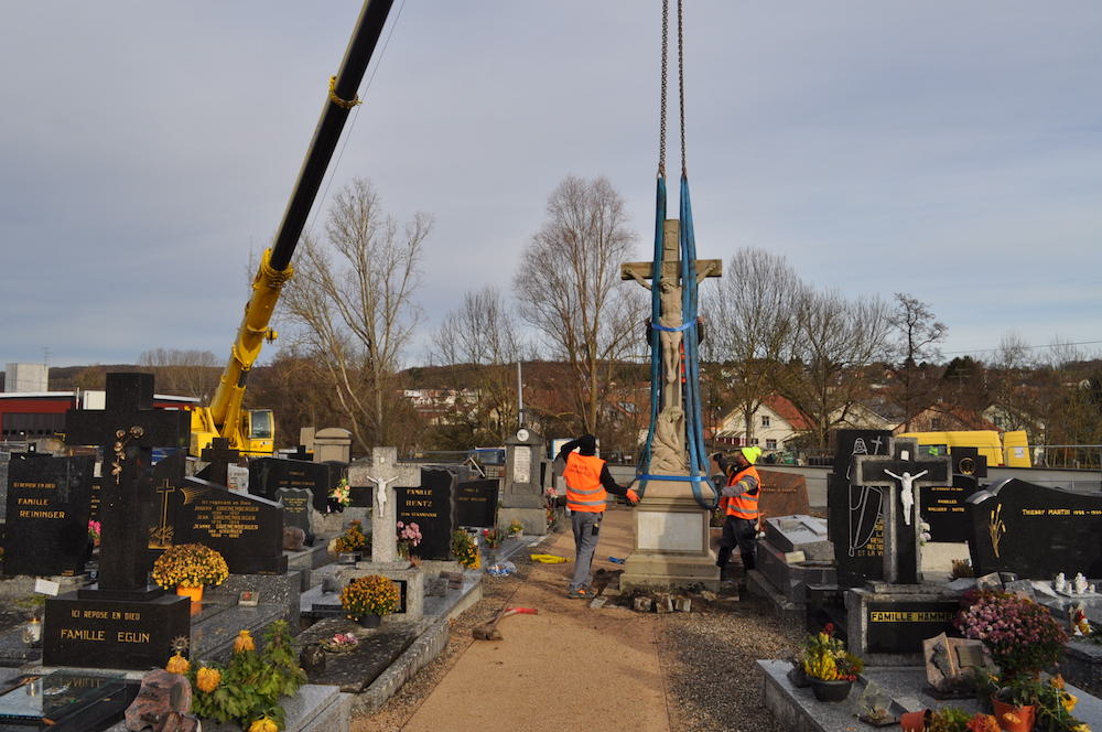 Déplacement de la croix des Missions