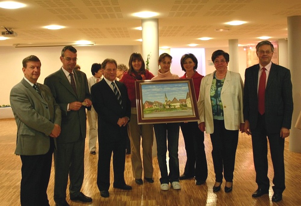 M. Eglin à la remise du cadeau à Mlle Stoerkel