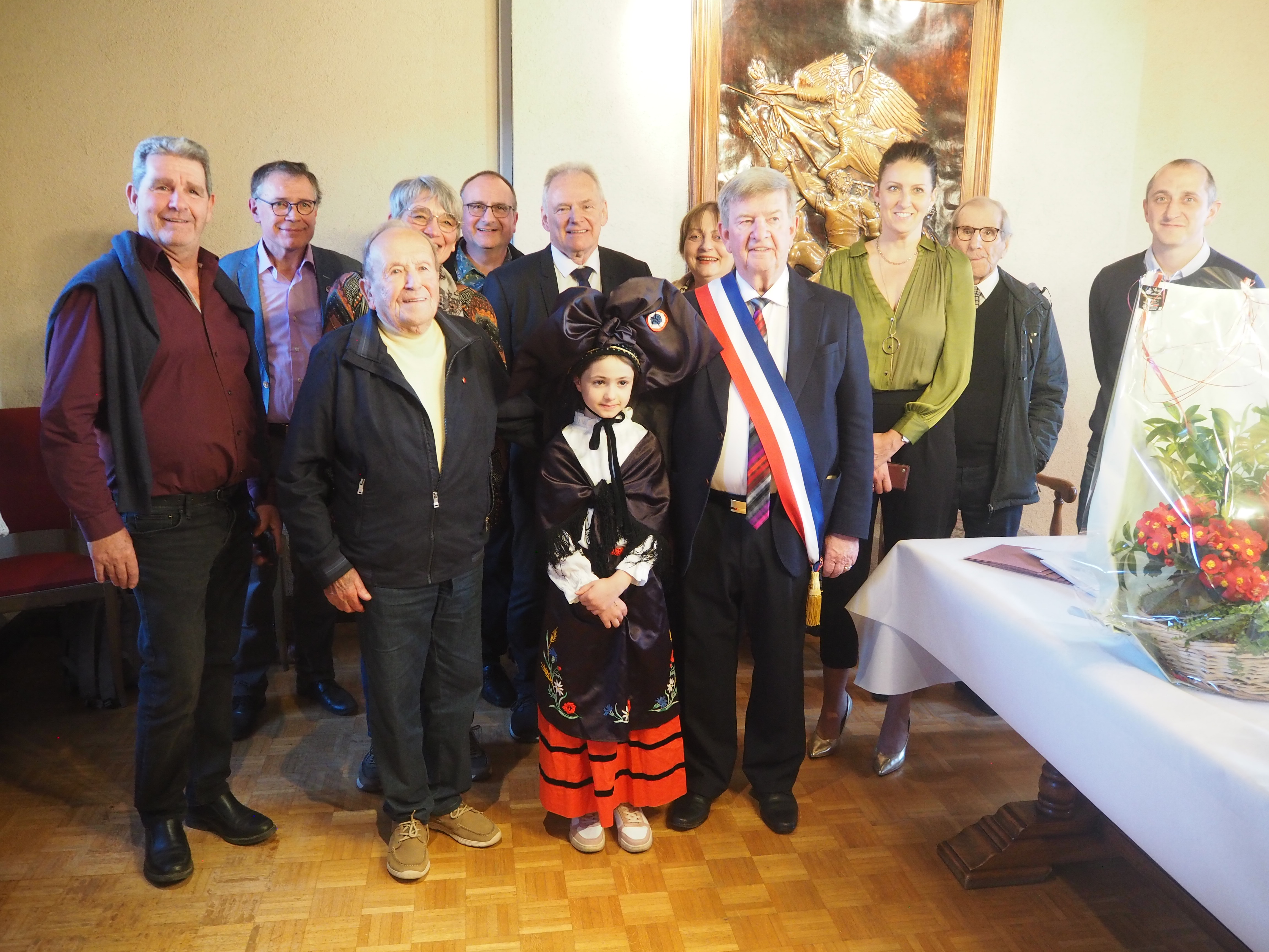M. Minery avec les élus et M. Weigel
