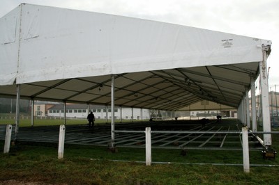 Une des grande tente de la futur Expo Habitat de Waldighoffen