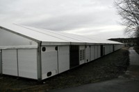 Les tentes blanches de l'Expo Habitat 2011