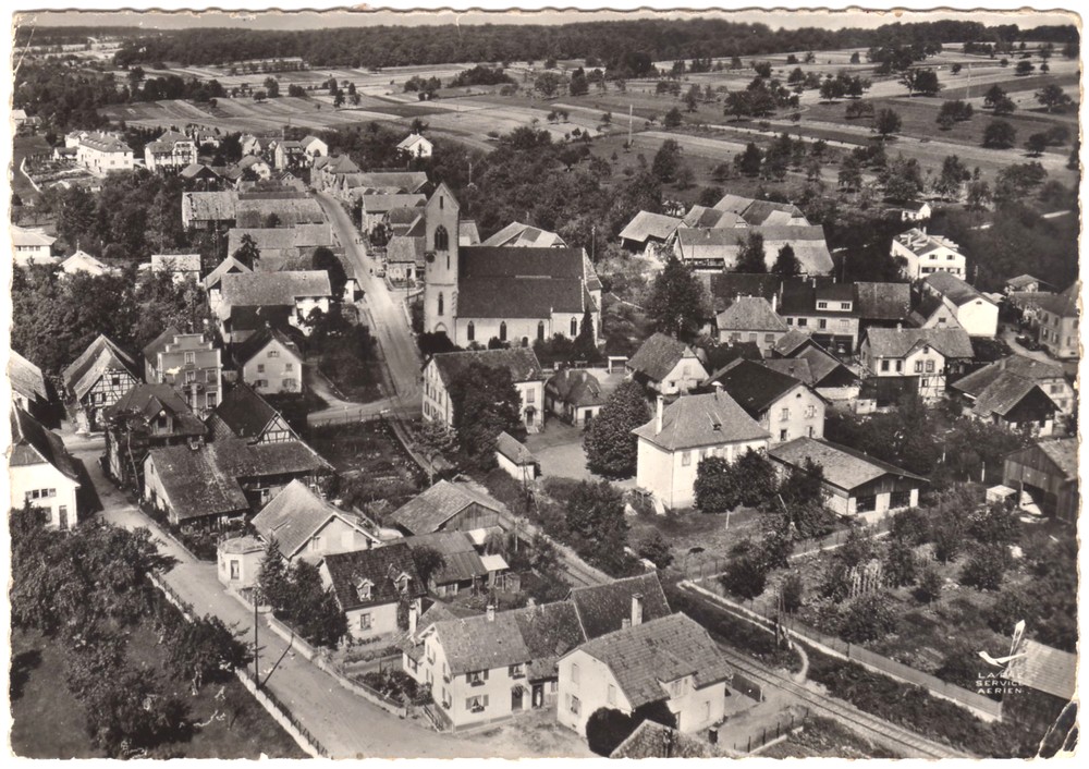Photo aérienne de Waldighoffen il y a une cinquantaine d'années