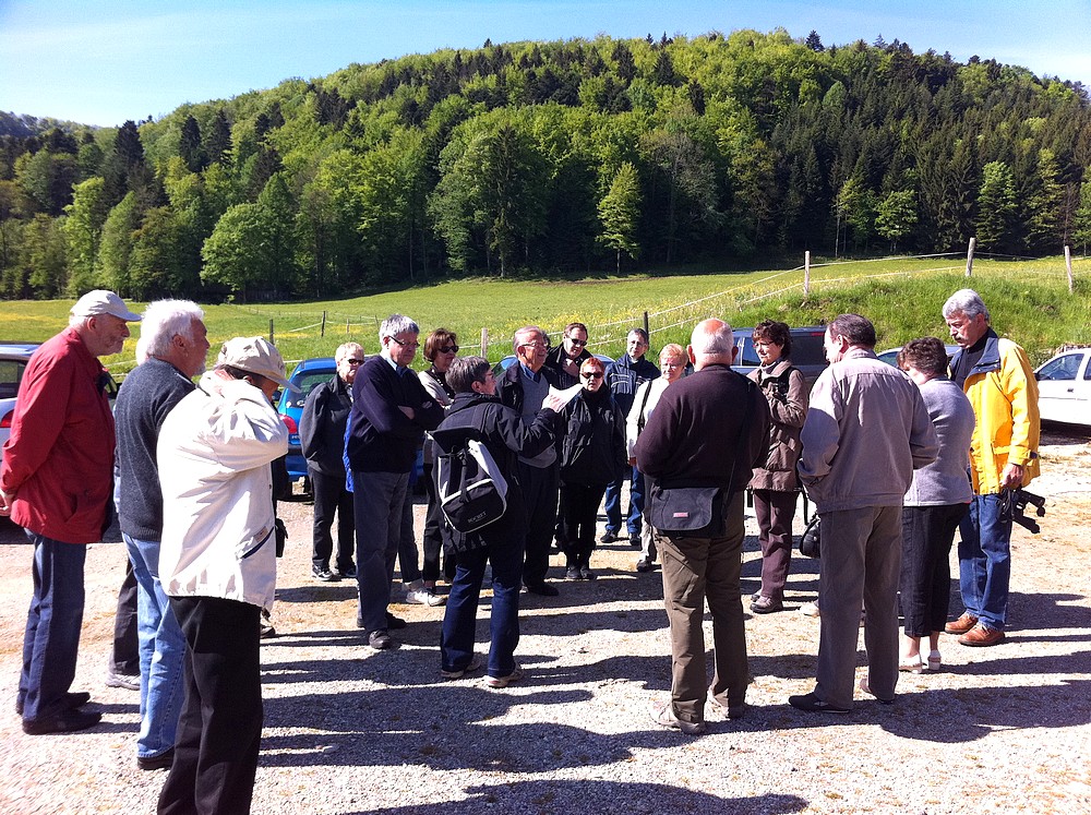 Le départ de la balade vers les ruines du château (guide Odile Gissinger)