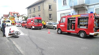 Le-conducteur-de-la-moto-a-glisse-sur-plusieurs-dizaines-de-metres-et-a-termine-sa-course-sous-une-voiture-photo-DNA