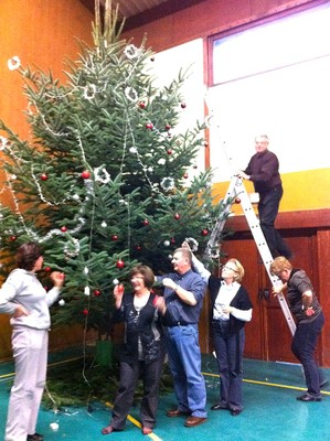 Pour décorer la salle, une équipe de choc