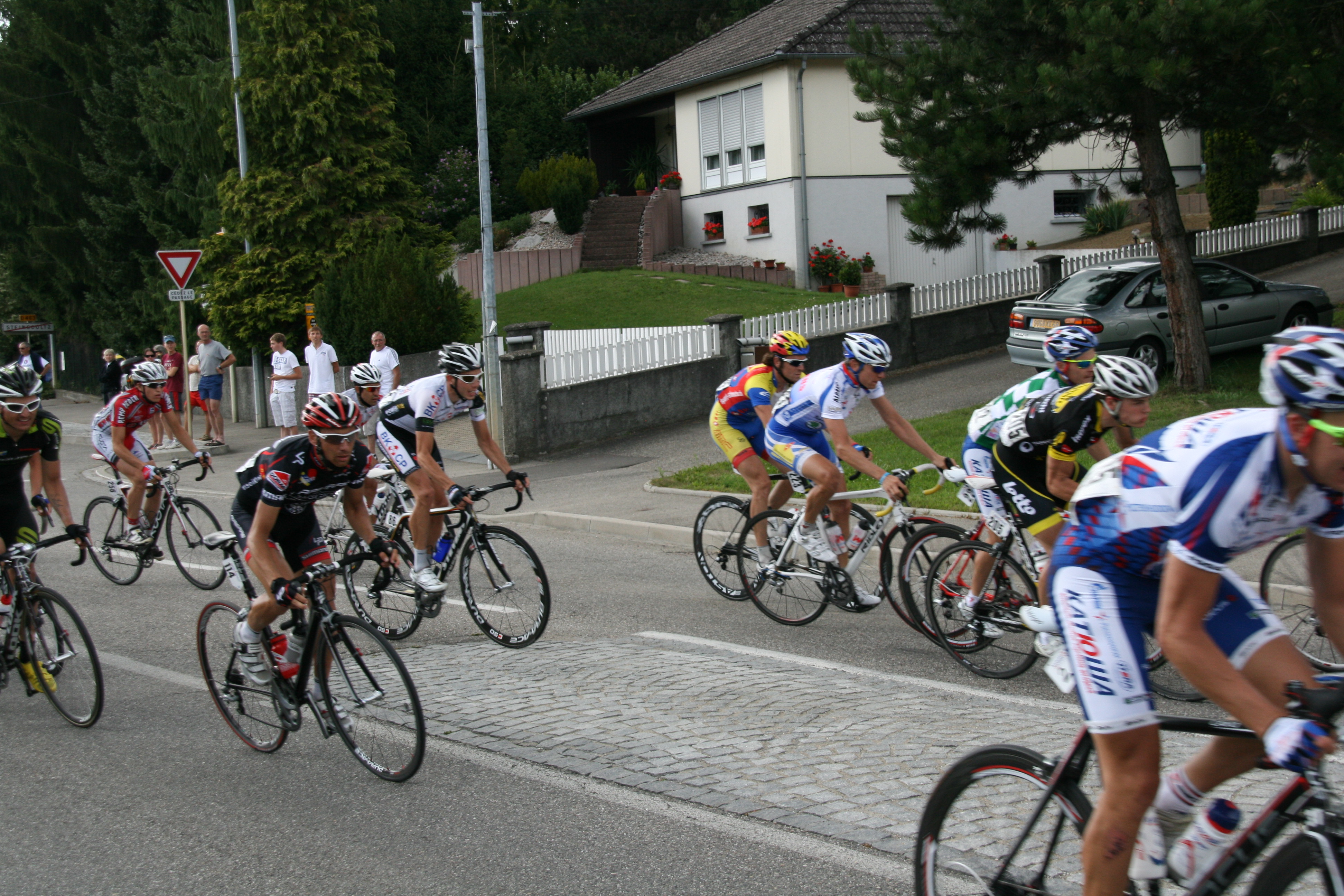 Tour Alsace 2011 - queue de peloton