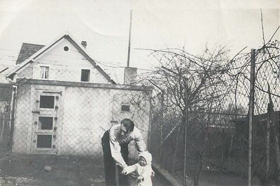 Marlène bébé avec son papa