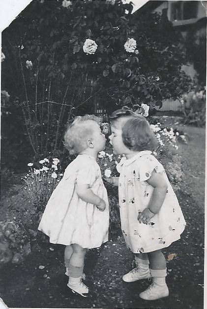 Marlène Pernot petite fille avec sa soeur