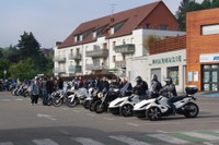 Rassemblement de motards - 1er mai 2011 - alignement de quads