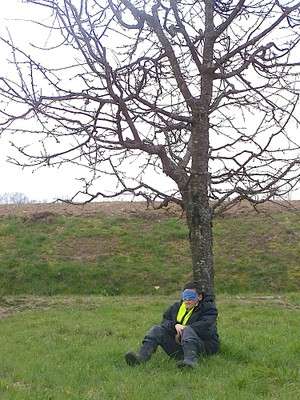 2013-04-02 CE2CM1 Très concentré pour capter tous les bruits environnants !