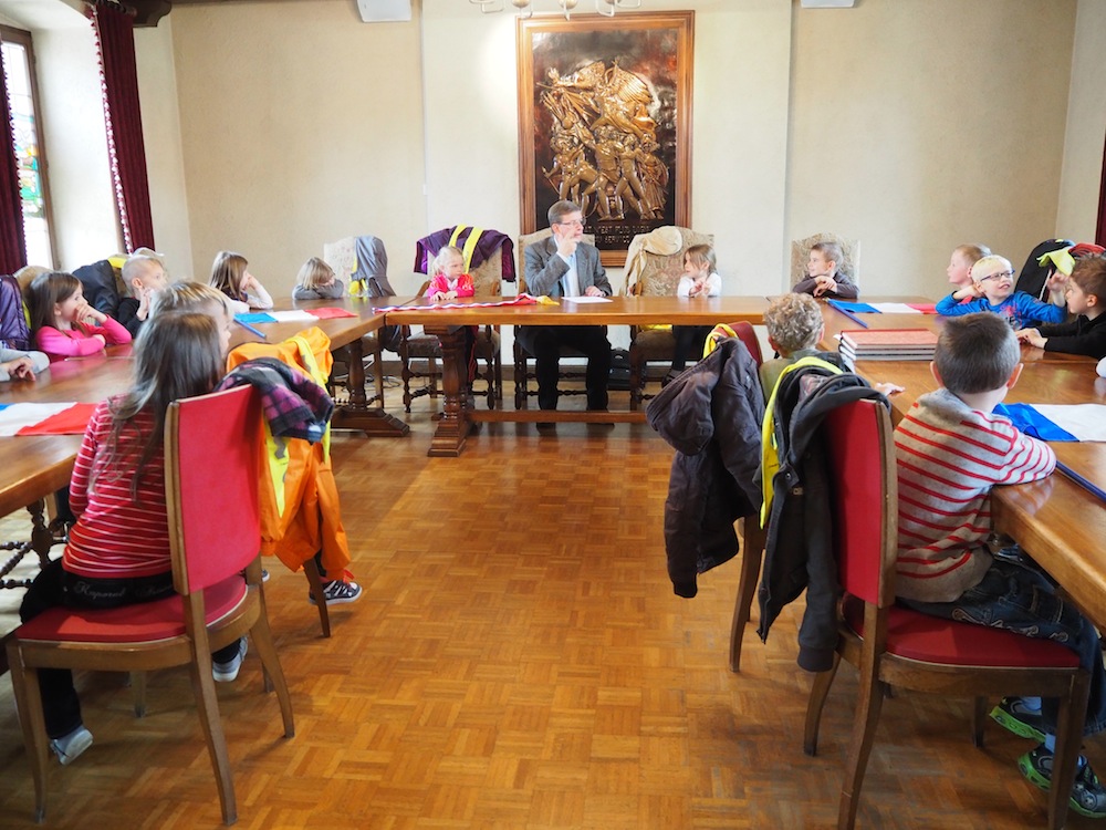 Les enfants assis