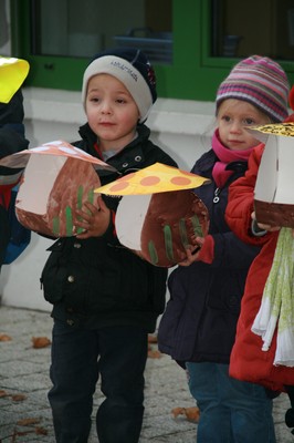 2 petits de la classe petits-grands bilingue