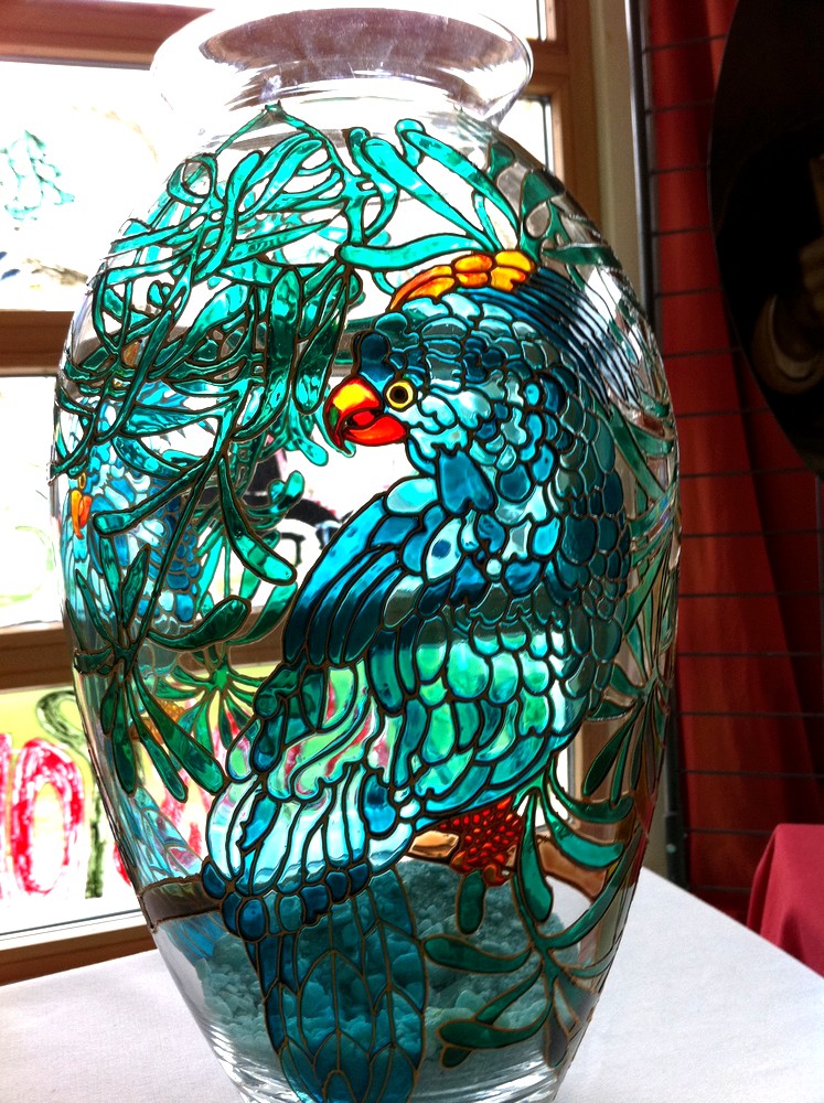 Vase en transparence avec perroquet