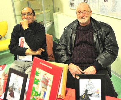 Ahmed et Michel, bénévoles de la Médiathèque