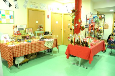 Le stand anglais et une partie du stand de l'école