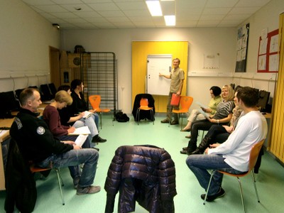 Roland Scheidel et ses élèves du cours d'allemand à la médiathèque