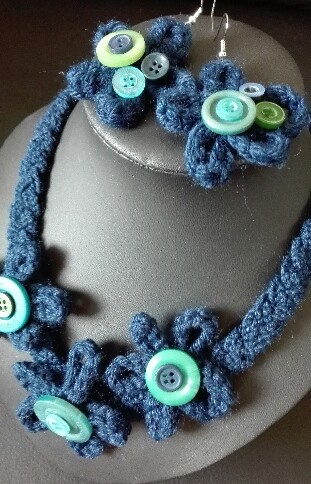 Atelier bijoux - Parure fleurs de laine