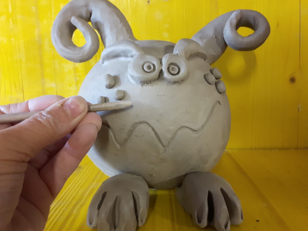 Atelier poterie - petit monstre