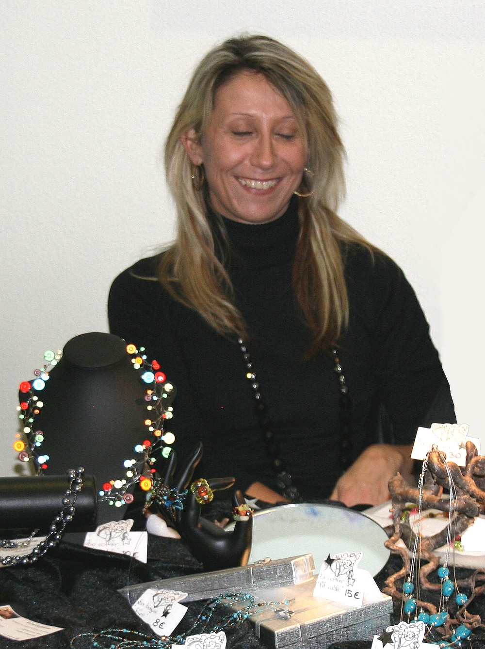 Lydia Longo présente ses bijoux