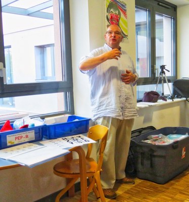 2017/06/15 Amis du Forum-Remise chèque APAEI Dannemarie-Le Dr Serge MOSER