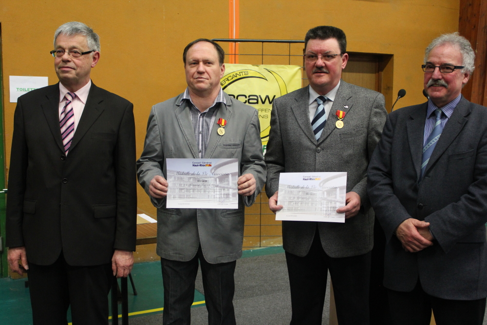 remise médaille vie associative à Waldighoffen.