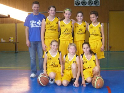 L'équipe des benjamines 1 du basket-club CSSPP Waldighoffen.