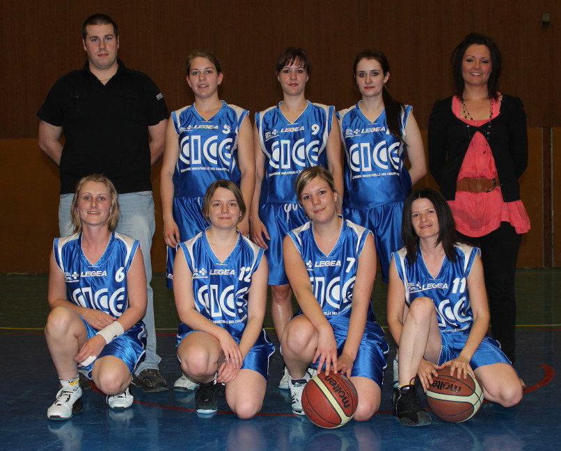 L'équipe des seniors filles du basket-club CSSPP Waldighoffen.