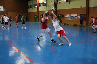Camp de basket minimes  la défense.