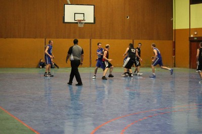 L'arbitre en action - Waldighoffen - Vieux-Ferrette 2 du samedi 18 février 2012