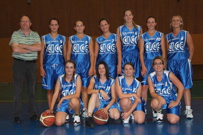 L'équipe des seniors féminines du basket-club CSSPP Waldighoffen 2011/2012