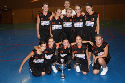 Les benjamines du basket-club CSSPP Waldighoffen victorieuses du challenge du " mitron ".