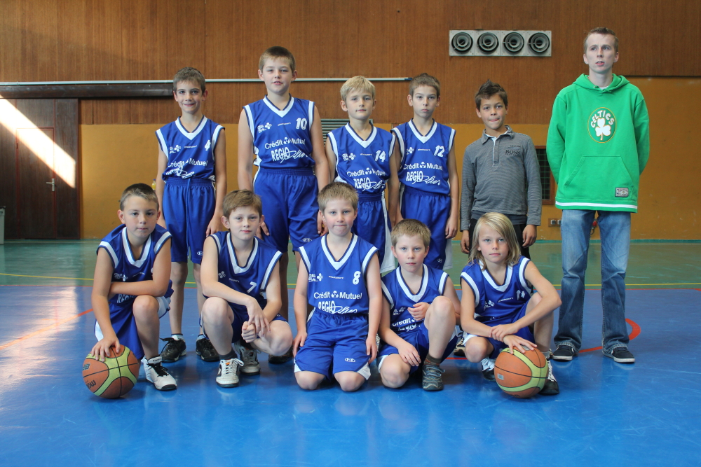 Les poussins du basket-club CSSPP Waldighoffen.