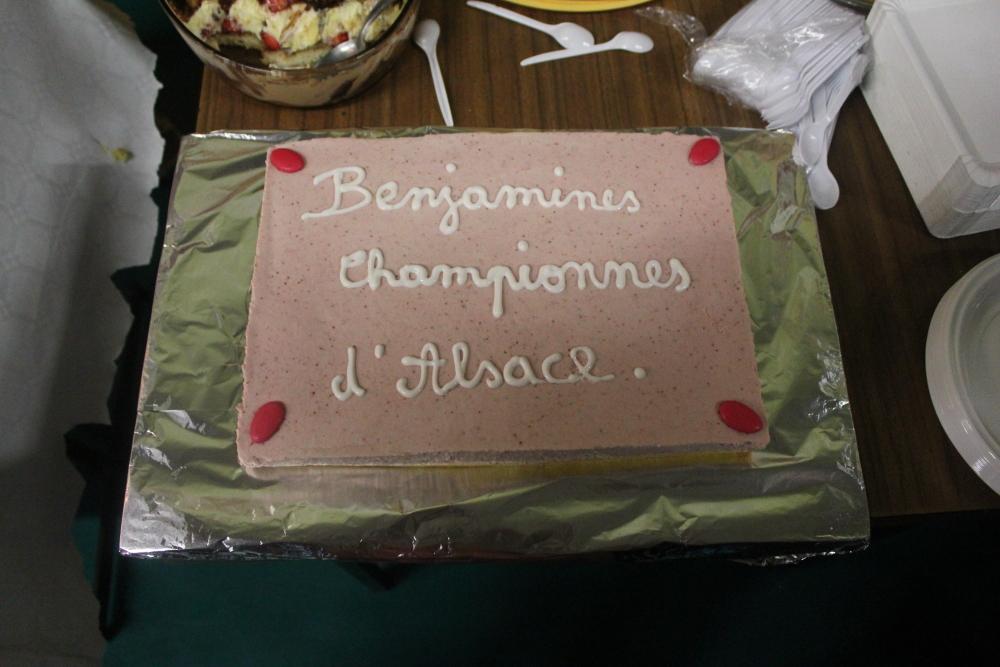 Fête de fin de saison - gâteau en honneur des benjamines