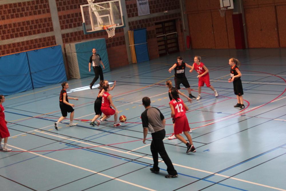 Finale régionale benjamines les noirs en défense