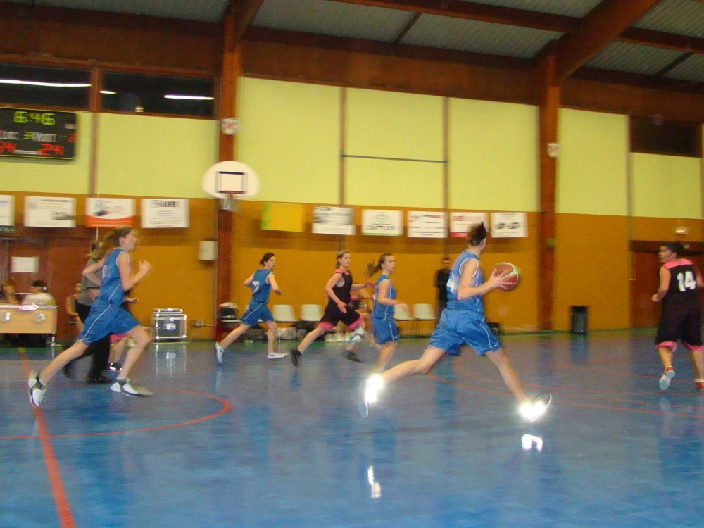 Contre attaque match cadettes- oltingue le dimanche 22 janvier 2012