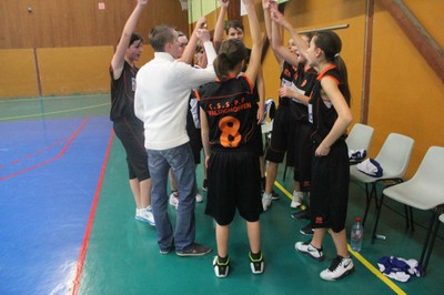 minimes féminines 2-carspach   avant le match.