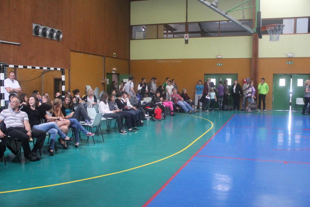 Plateau accession région  beaucoup de monde.