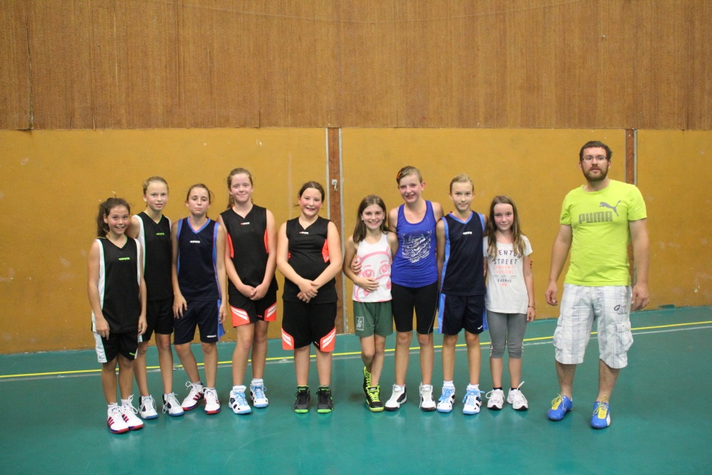 le groupe des benjamines du basket-club CSSPP Waldighoffen saison 2014/2015.