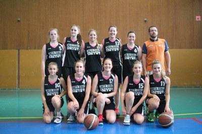 L'équipe des seniors filles du basket-club CSSPP Waldighoffen saison 2014/2015.