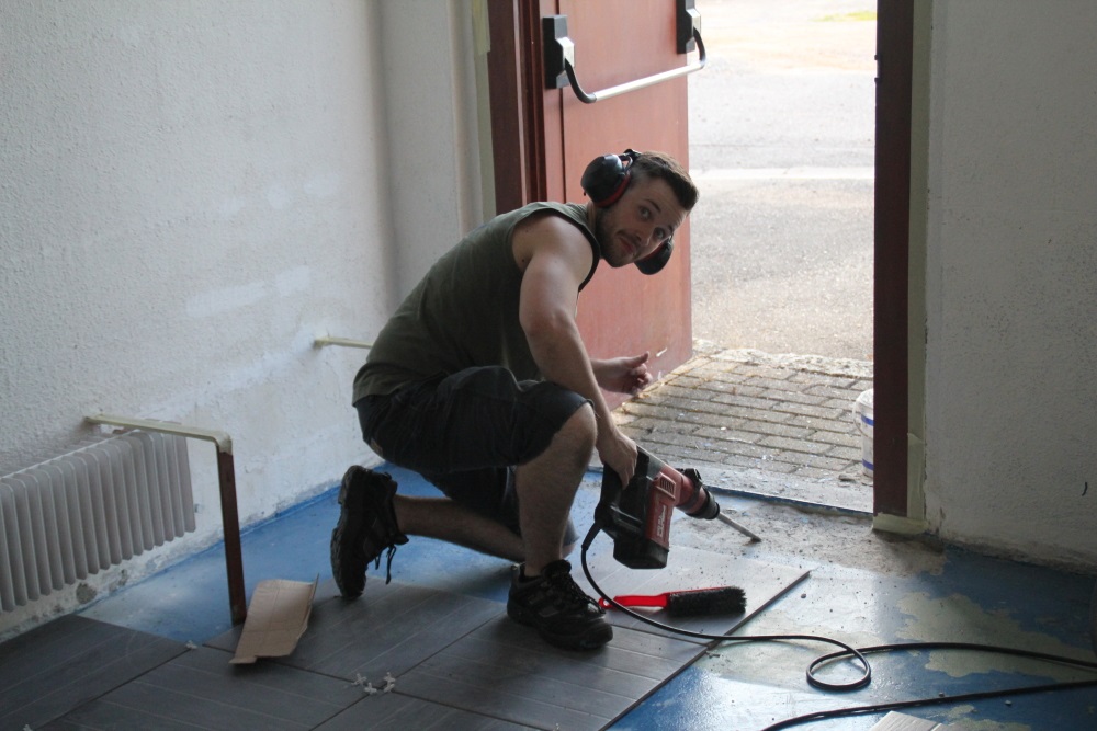 travaux salle été 2014 pendant 56.