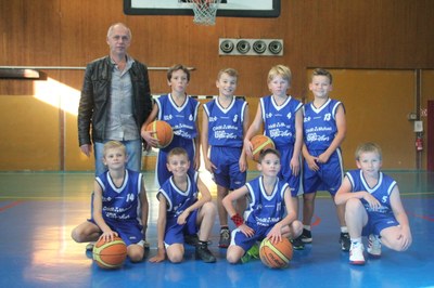 L'équipe des poussins du basket-club CSSPP Waldighoffen saison 2016/2017.