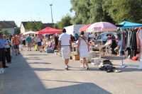 Marché aux puces 12.