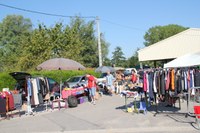 Marché aux puces 9.