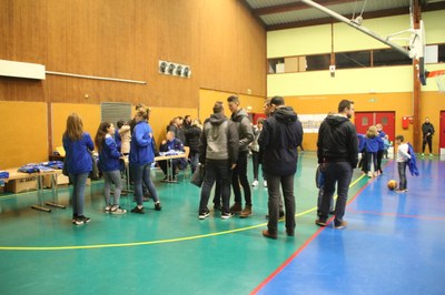 Remise survetements.